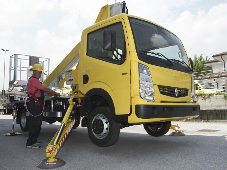  Renault Maxity Lift Platform 2008 года  (фото 5 из 5)